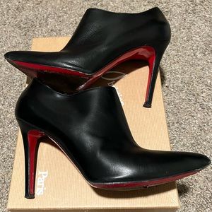 Christian Louboutin Dahlia 100 black leather bootie sz 39.5 runs small